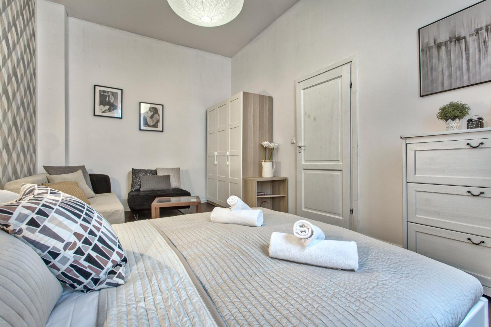 Tyzenhauz Apartments Zygmunta Augusta Street Kraków Eksteriør billede